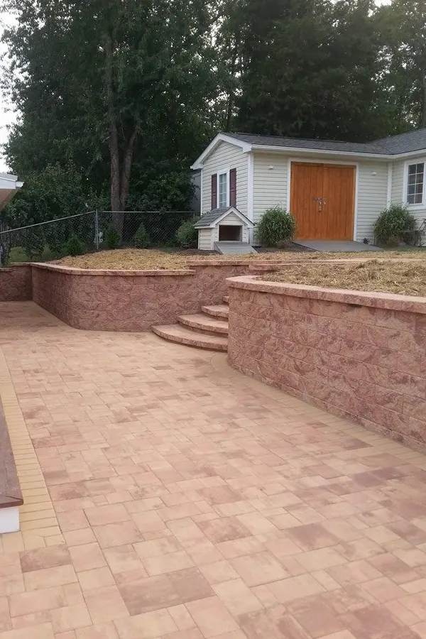 retaining wall installation